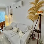 Boho With Rooftop Pool Апартаменты Торевьиа