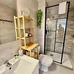 Апартаменты Boho With Rooftop Pool